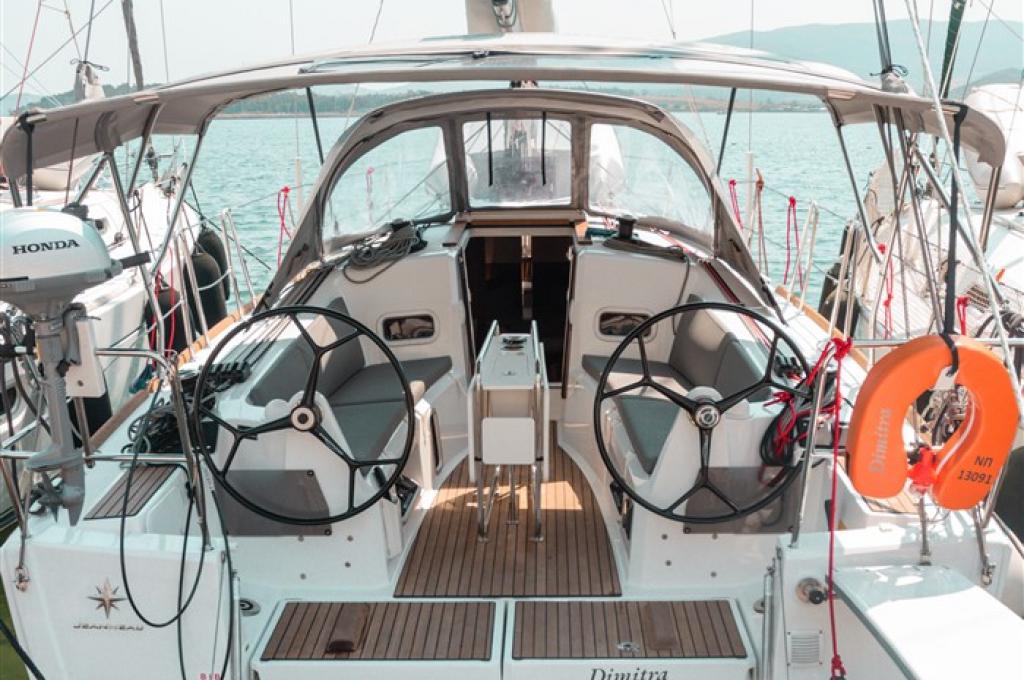 Catalog photo (may differ)