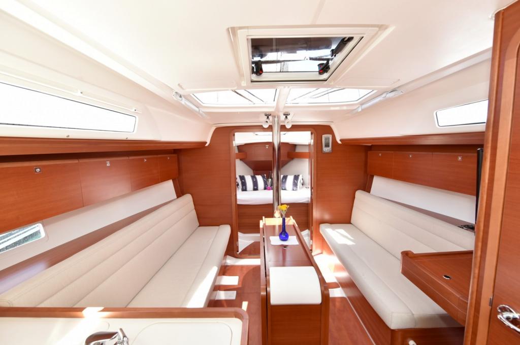 Catalog photo (may differ)