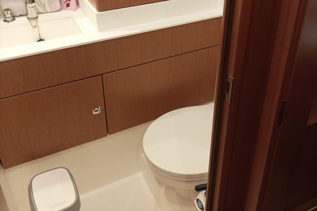 Catalog photo (may differ)