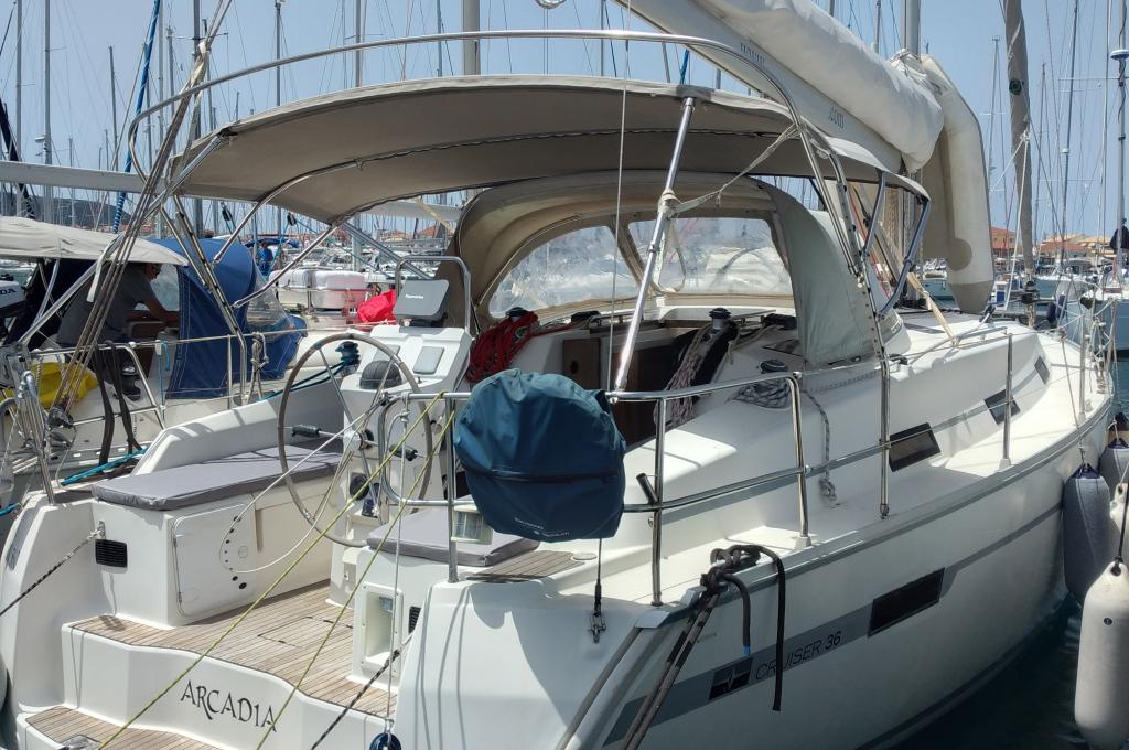 Catalog photo (may differ)