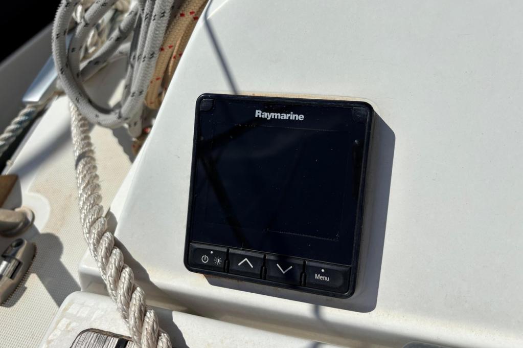 Catalog photo (may differ)