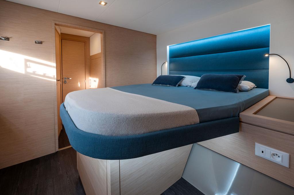 Catalog photo (may differ)