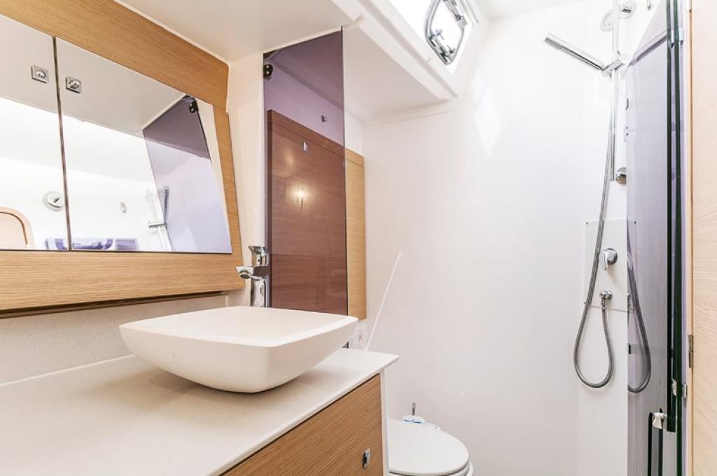 Catalog photo (may differ)