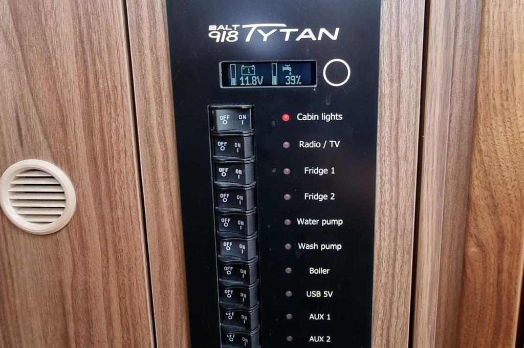 Catalog photo (may differ)