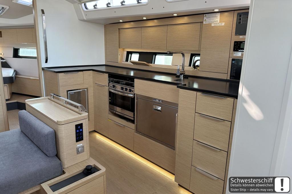 Catalog photo (may differ)