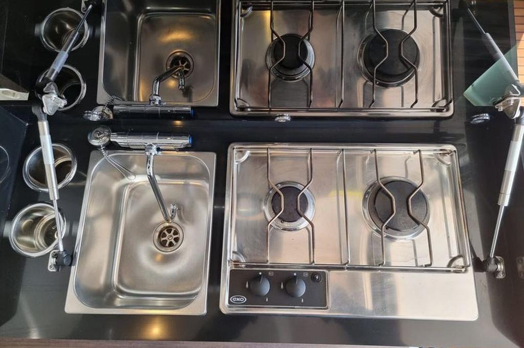 Catalog photo (may differ)