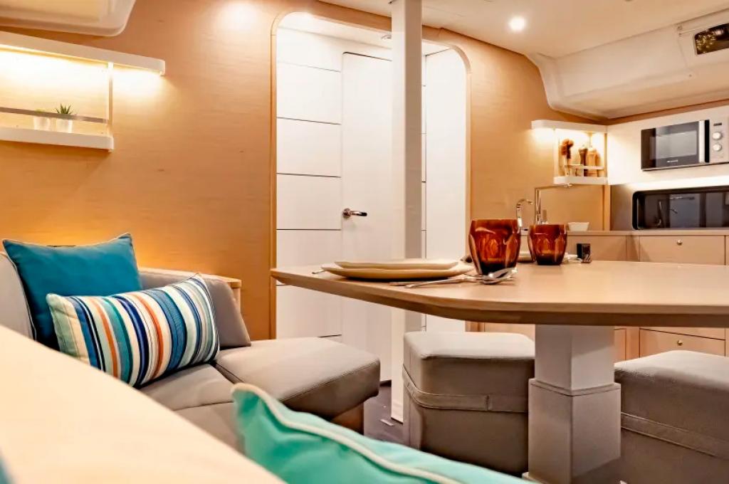 Catalog photo (may differ)