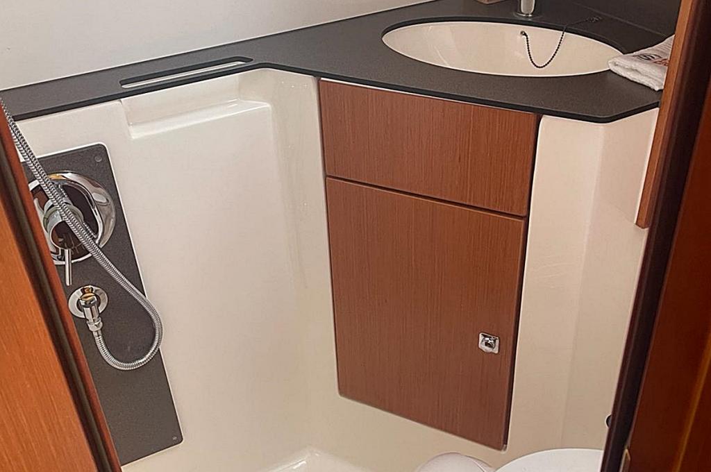 Catalog photo (may differ)