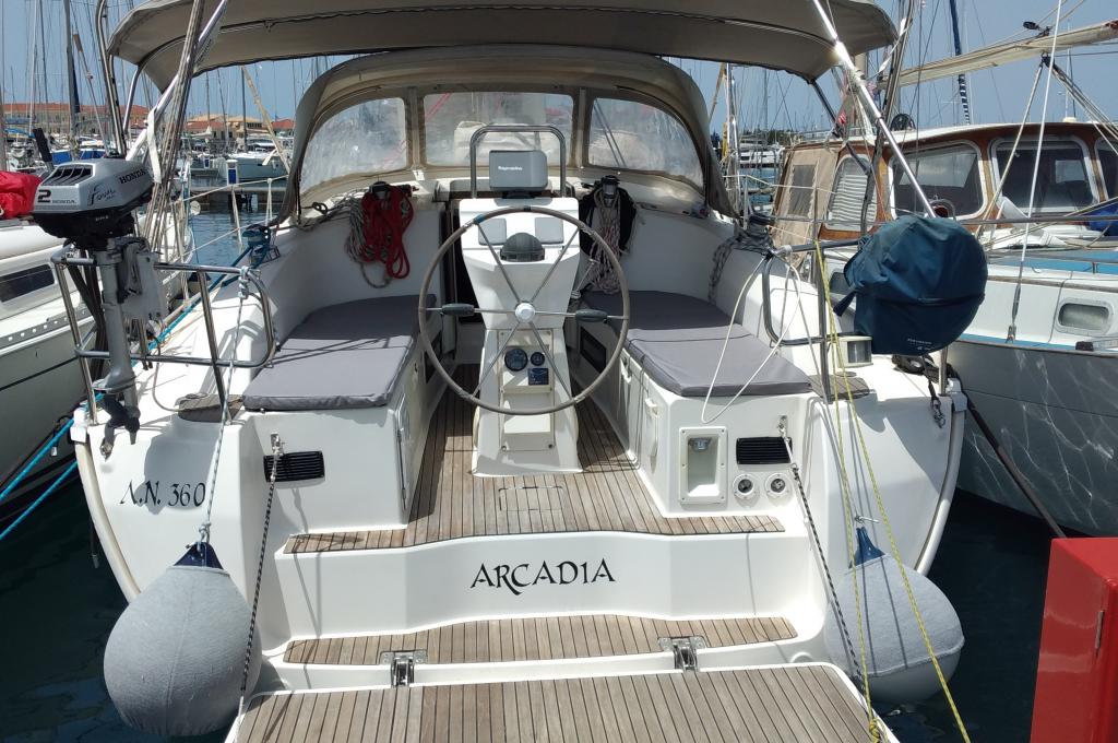 Catalog photo (may differ)