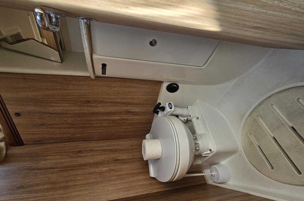 Catalog photo (may differ)