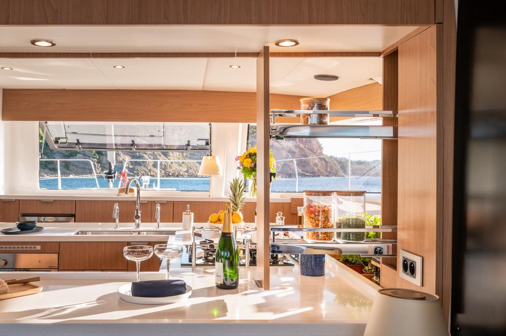 Catalog photo (may differ)