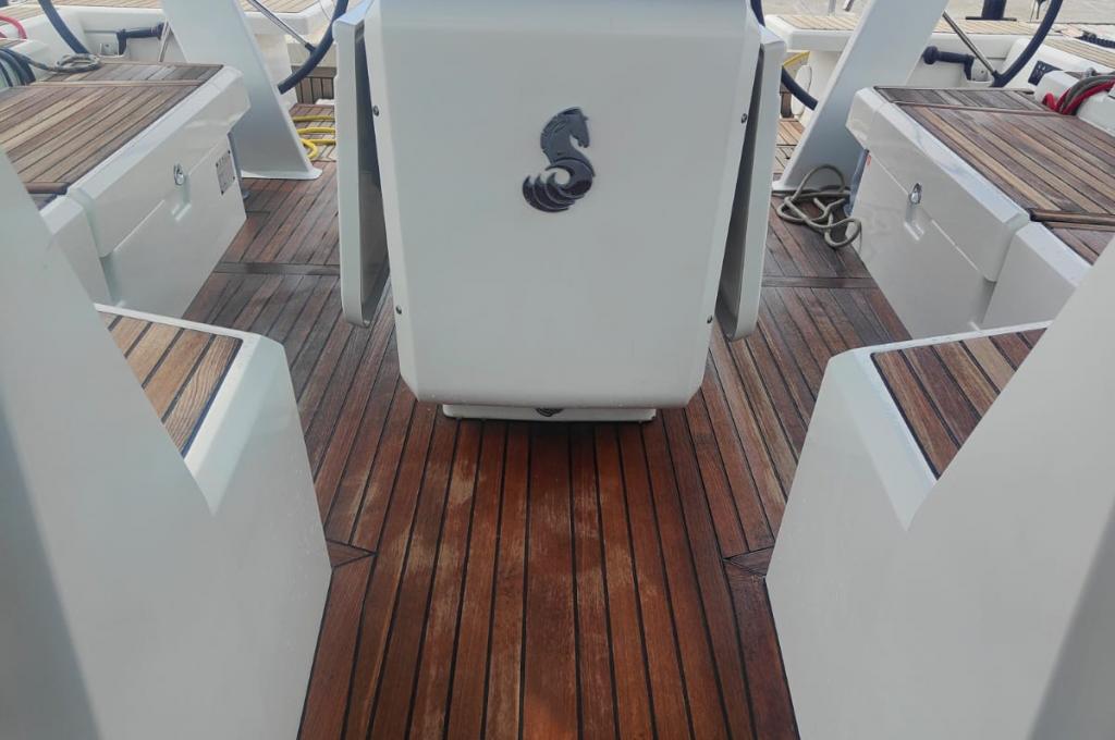 Catalog photo (may differ)