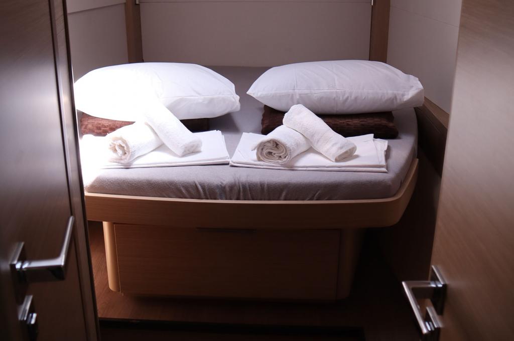 Catalog photo (may differ)