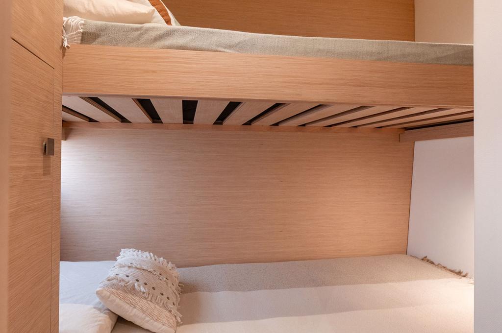 Catalog photo (may differ)