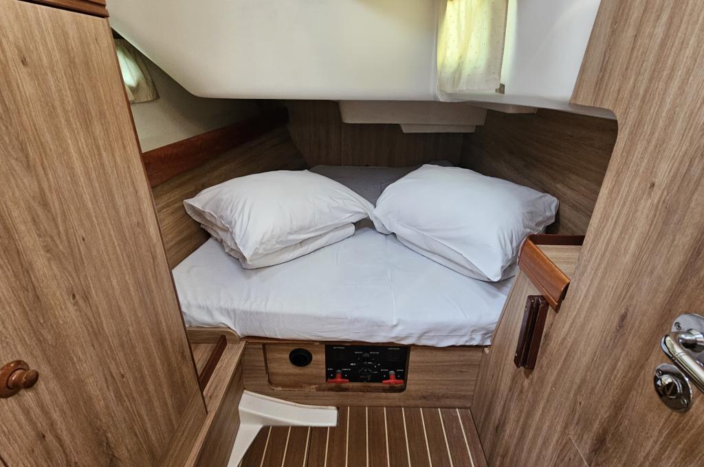 Catalog photo (may differ)