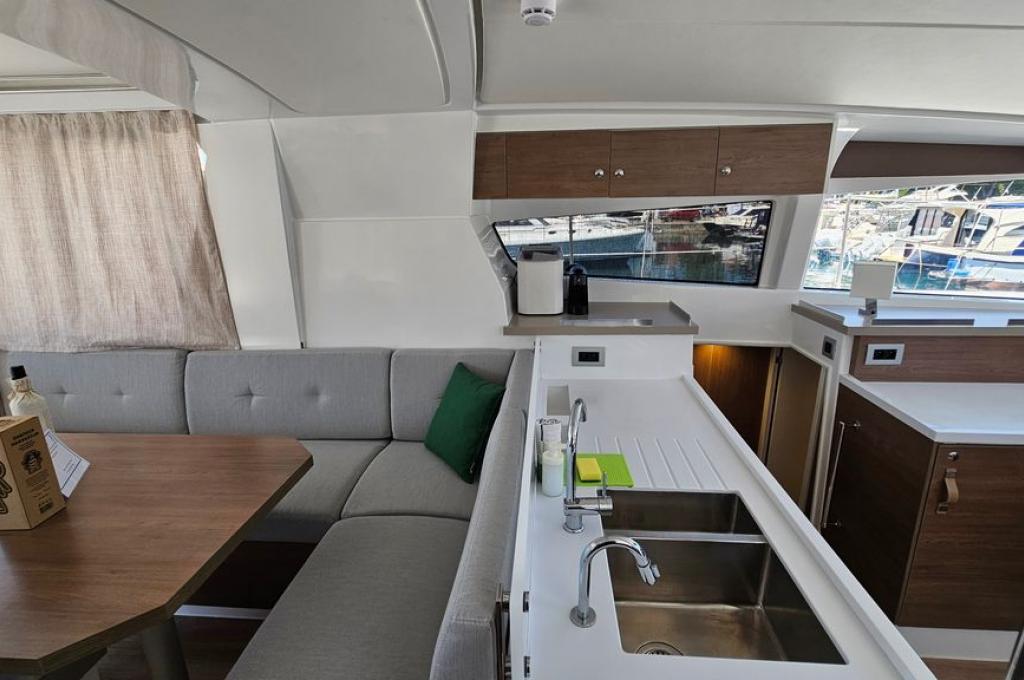 Catalog photo (may differ)