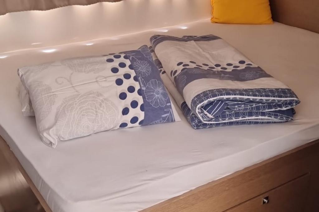 Catalog photo (may differ)