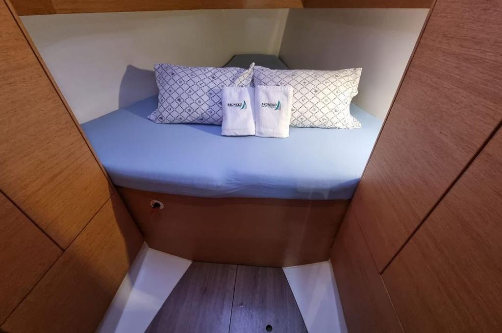 Catalog photo (may differ)