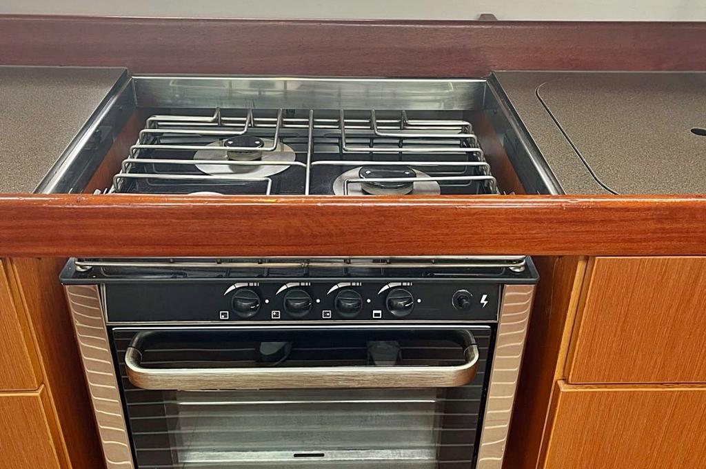 Catalog photo (may differ)