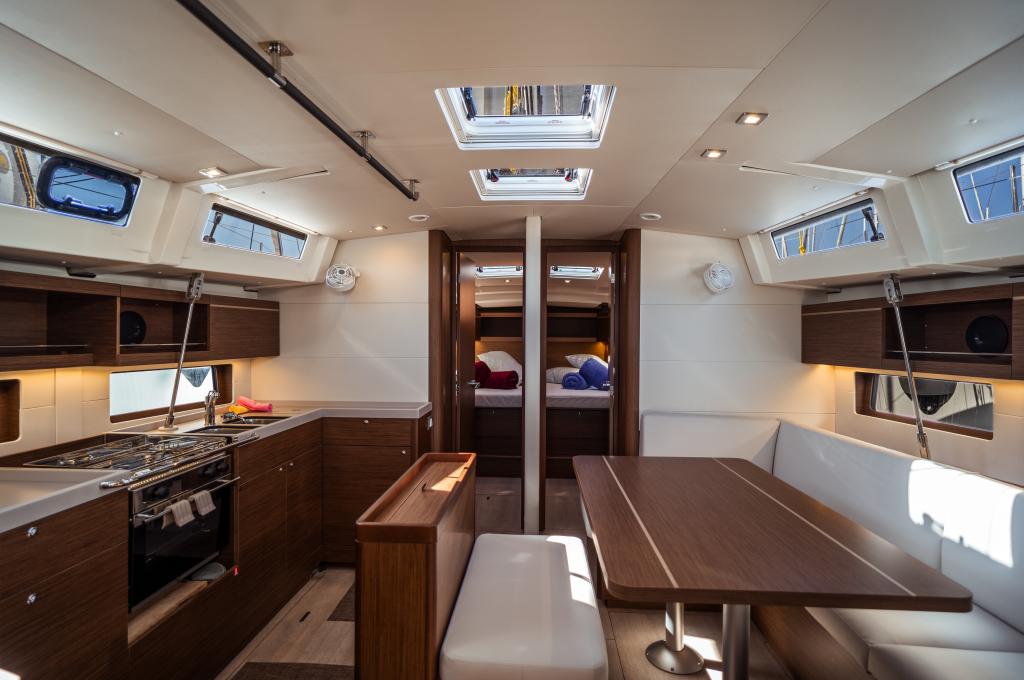 Catalog photo (may differ)