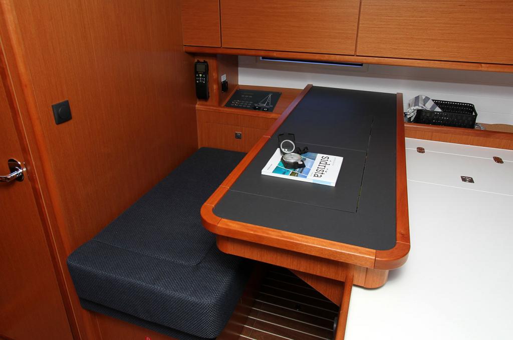 Catalog photo (may differ)