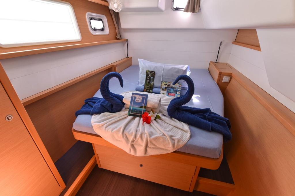 Catalog photo (may differ)