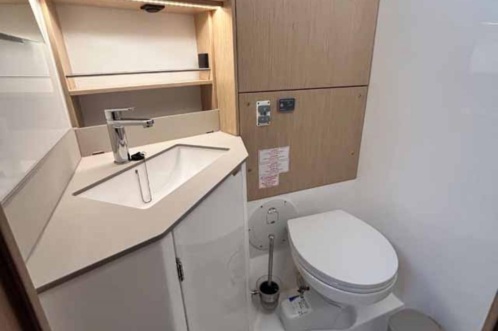 Catalog photo (may differ)