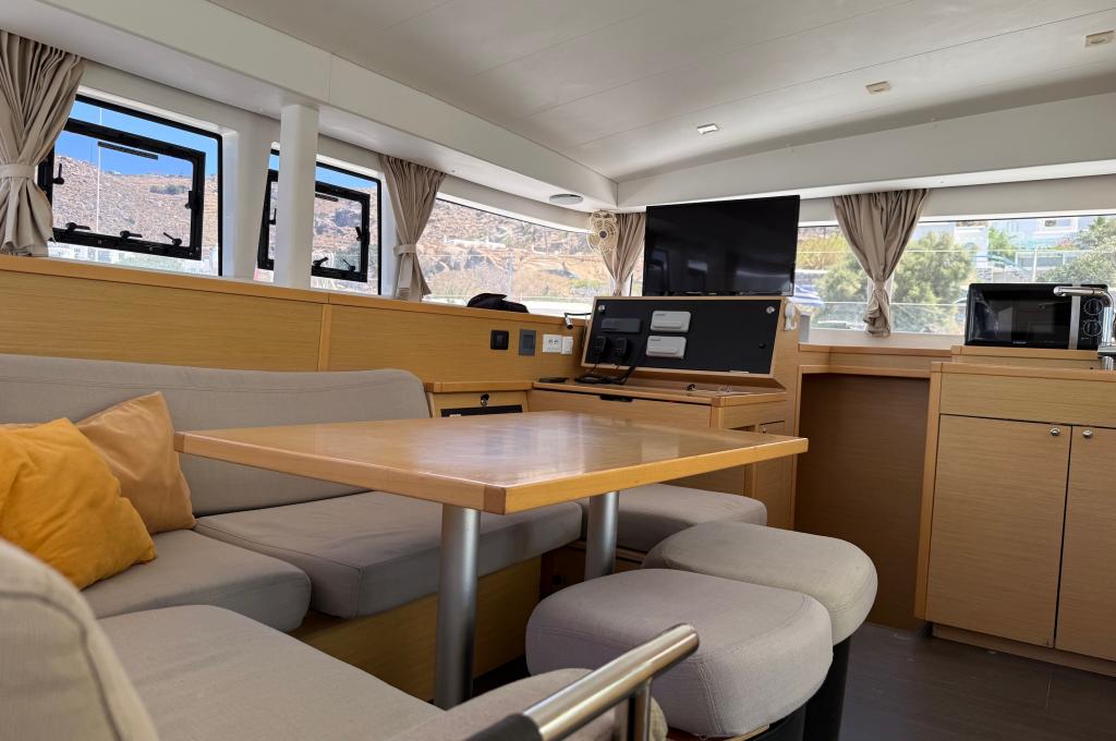 Catalog photo (may differ)