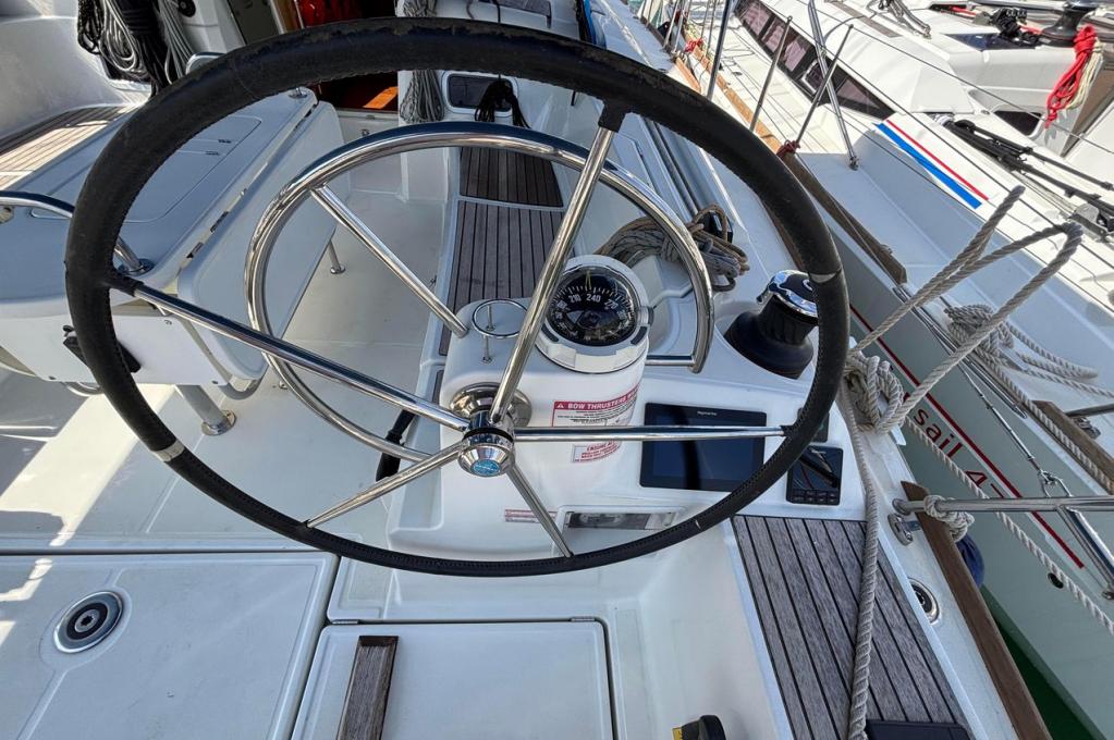 Catalog photo (may differ)