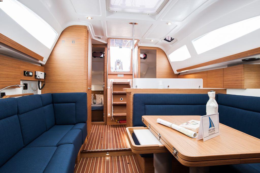 Catalog photo (may differ)