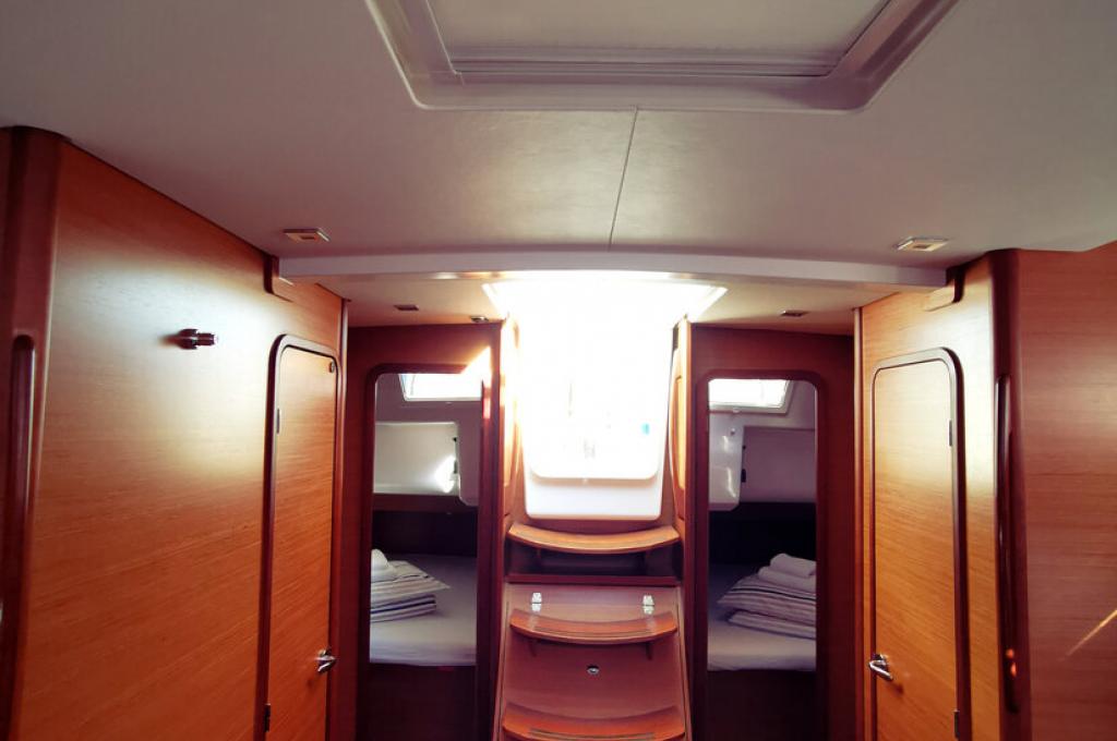 Catalog photo (may differ)