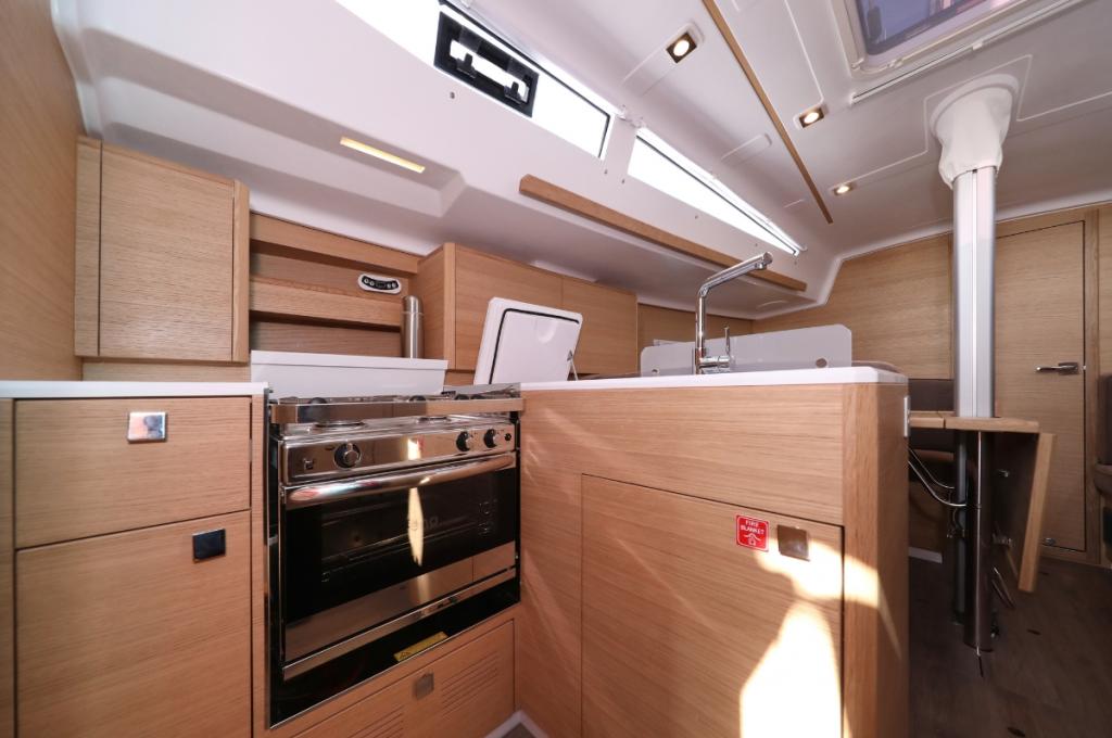 Catalog photo (may differ)