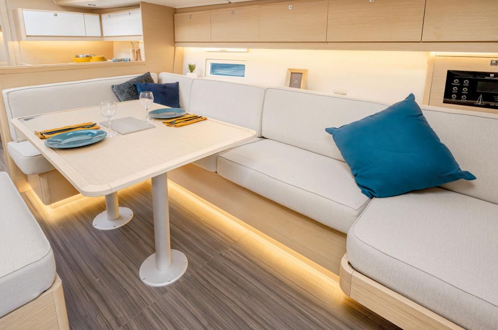 Catalog photo (may differ)