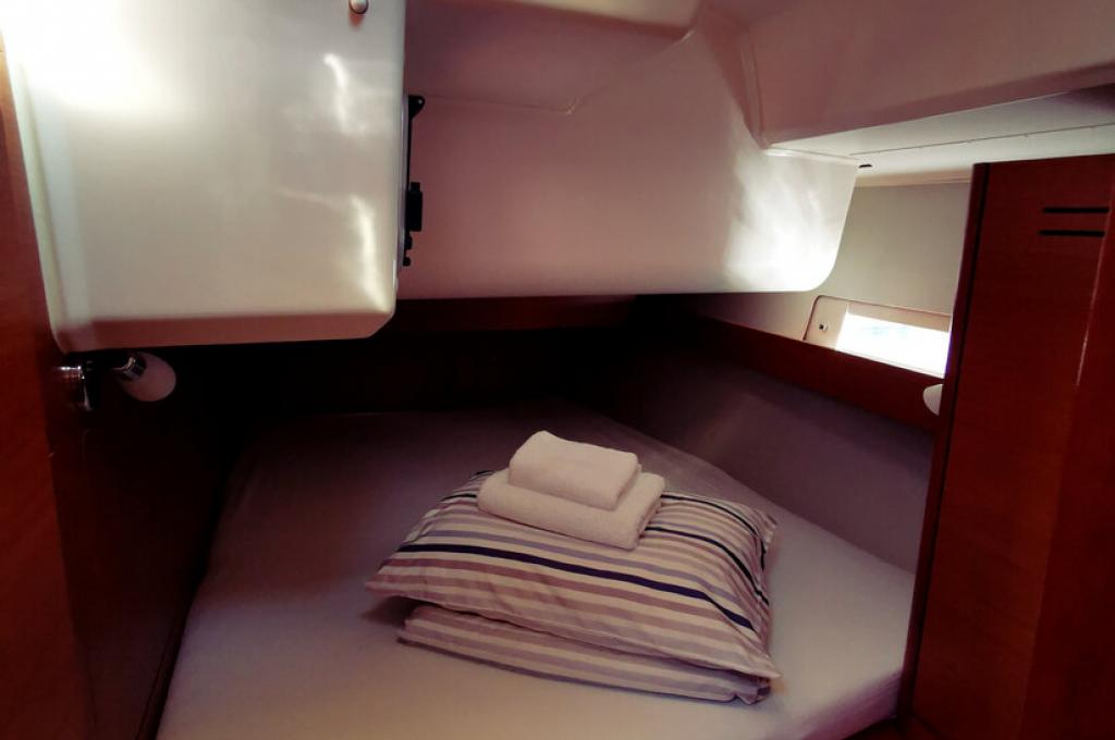 Catalog photo (may differ)