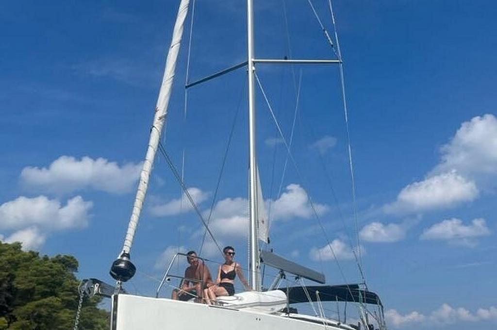 Catalog photo (may differ)