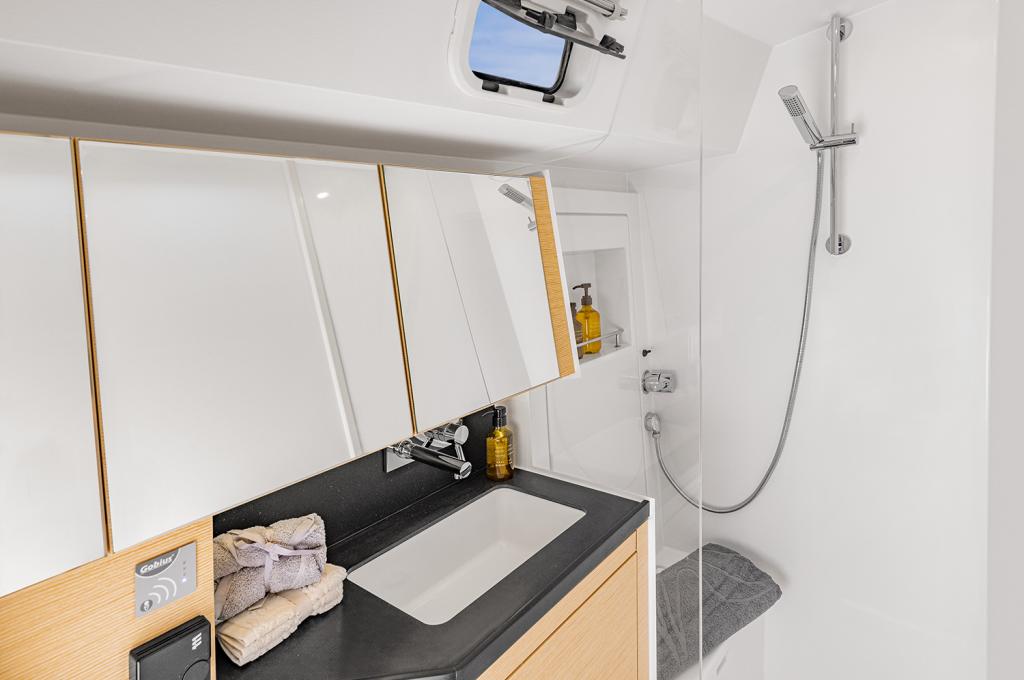 Catalog photo (may differ)