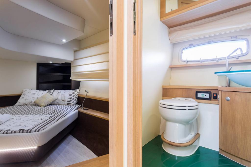 Catalog photo (may differ)