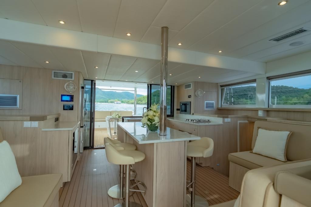 Catalog photo (may differ)