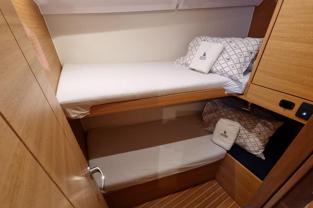 Catalog photo (may differ)