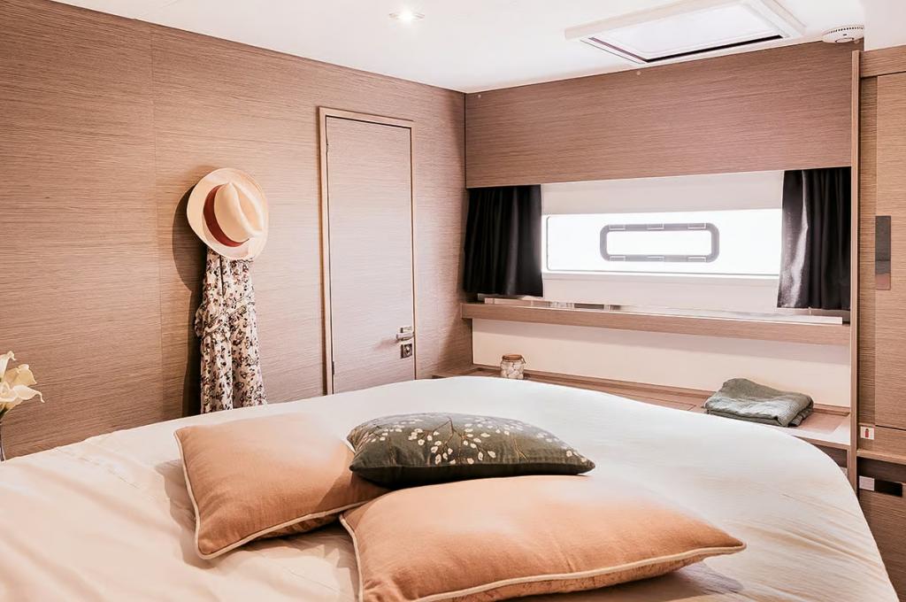 Catalog photo (may differ)