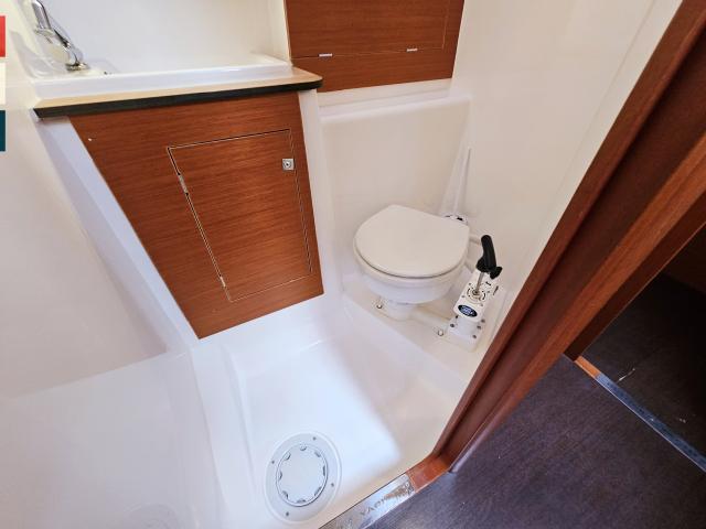 Catalog photo (may differ)