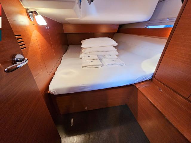 Catalog photo (may differ)