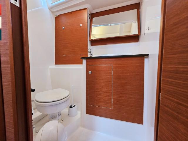 Catalog photo (may differ)