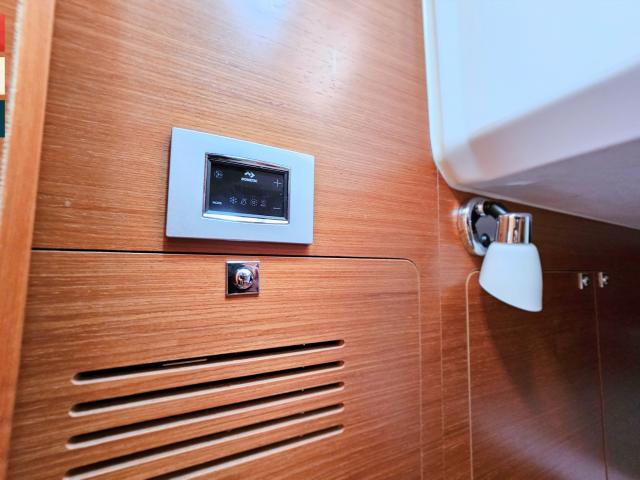 Catalog photo (may differ)