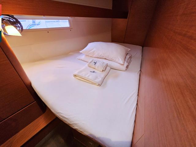 Catalog photo (may differ)