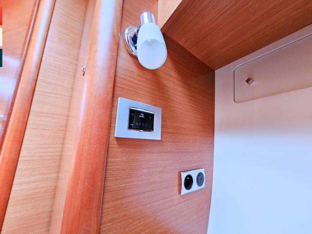 Catalog photo (may differ)