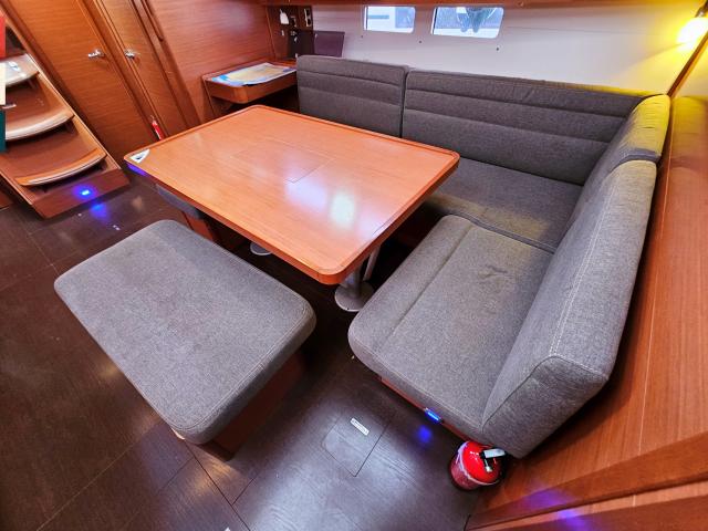 Catalog photo (may differ)