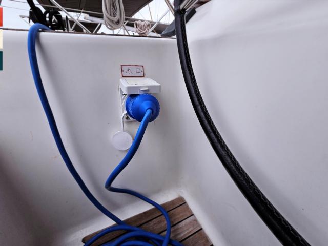 Catalog photo (may differ)